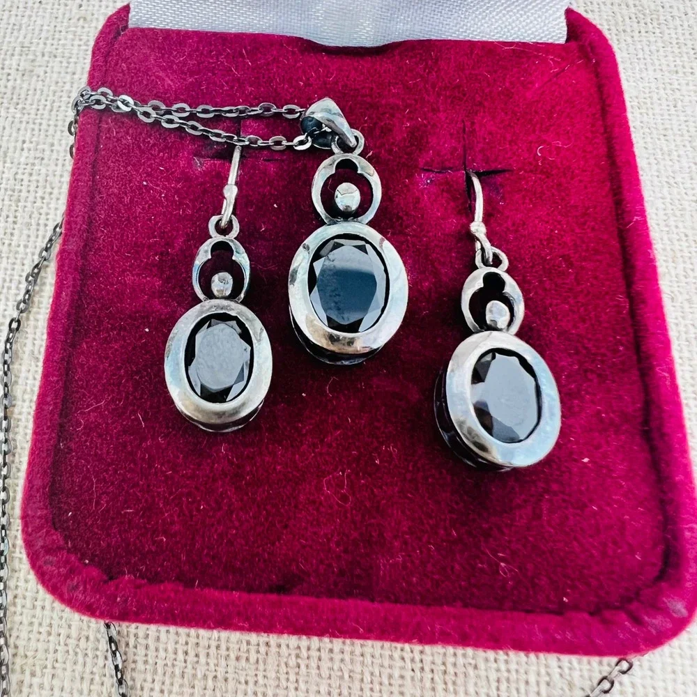 Sterling SilverDark Red Garnet Necklace and Earring Set